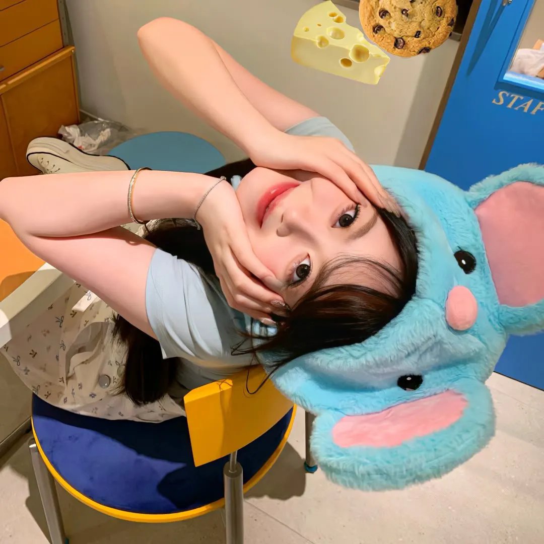 抽象画中的越南少女2